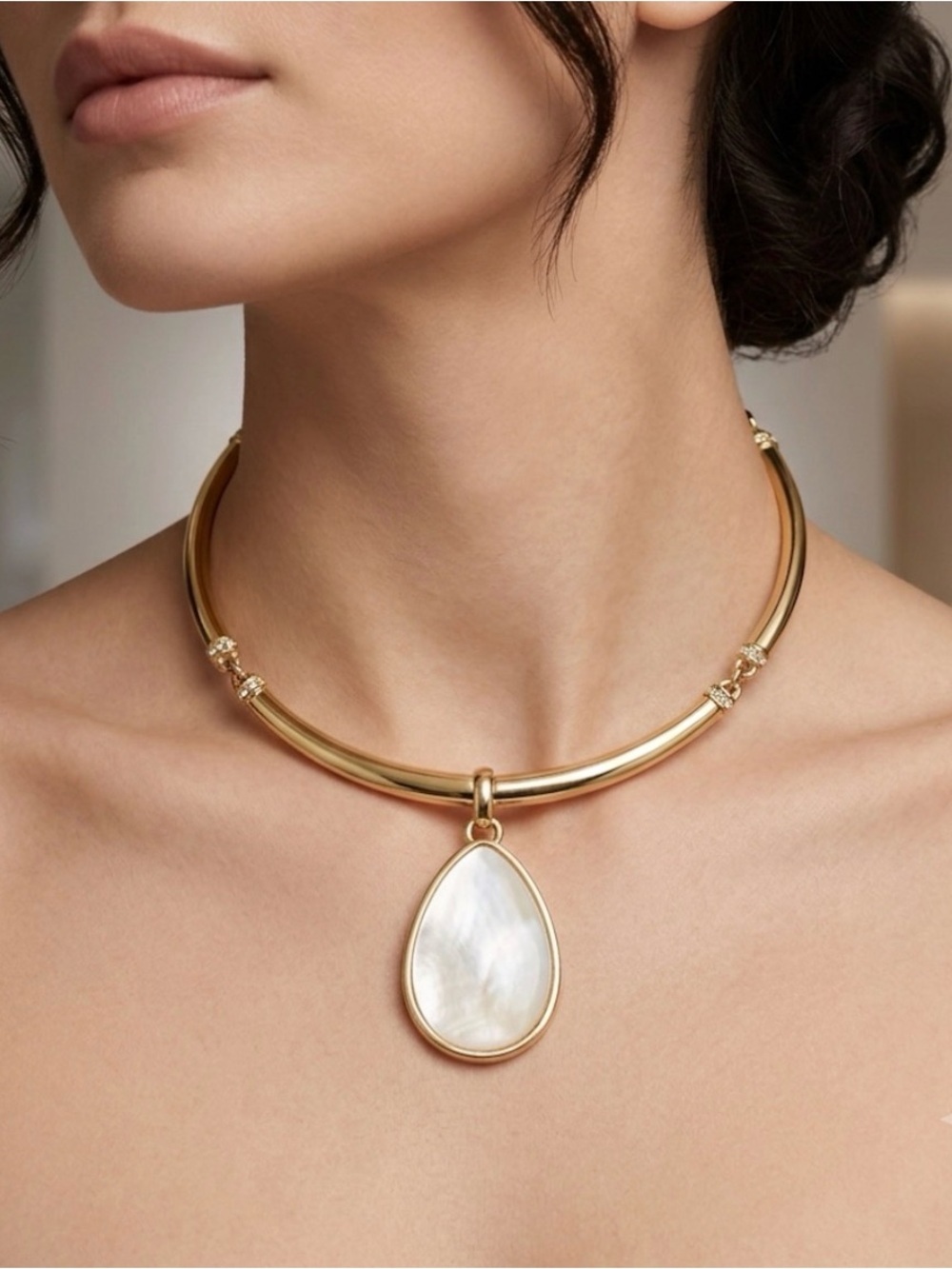 Laundry By Shelli Segal Gold Necklace with Cream Pendant